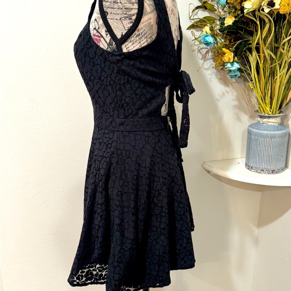 Aeropostale women's black Lace Lined dress in size S/P sleeveless open back - Picture 3 of 8
